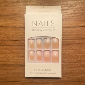 Press on nails